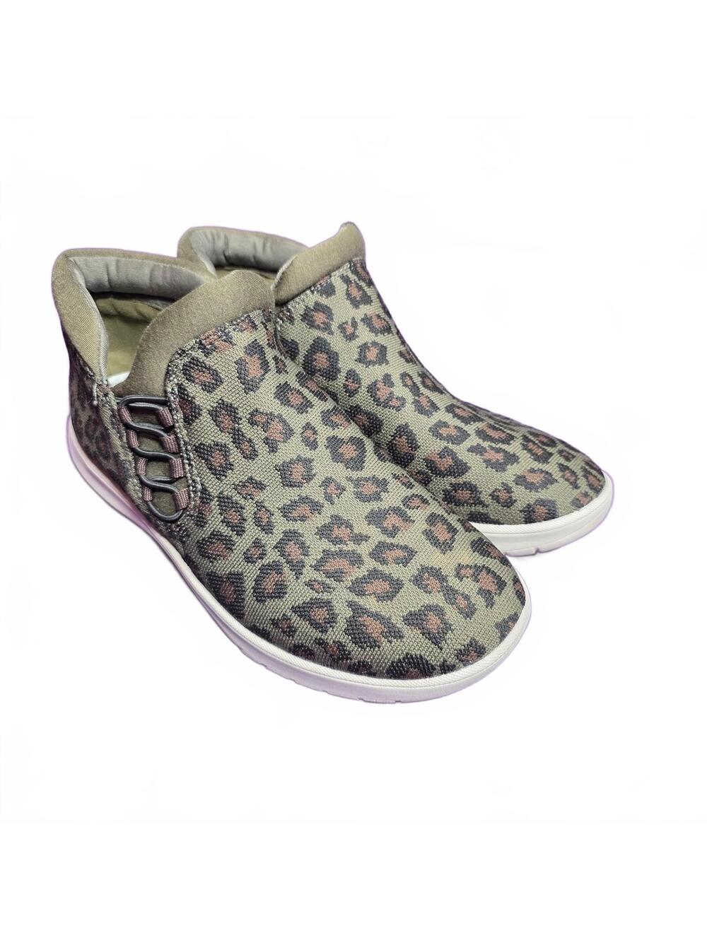 Wmn's Size 7.5 - Clarks Cloudsteppers Women's Leopard Print Slip-On Shoes